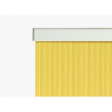 Cortina de PVC  para exterior de color amarillo