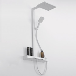 columna de dutxa per banyera de color blanc amb prestatge